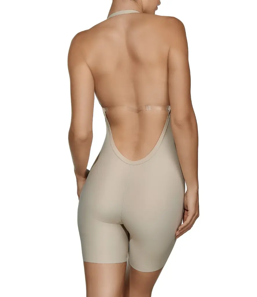 Body-nuria-tierra-detras.webp
