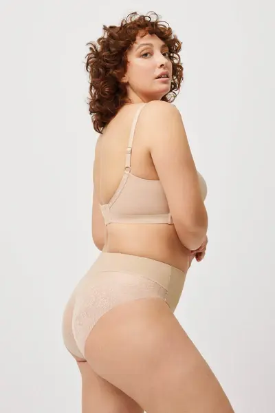 19617-nude.webp