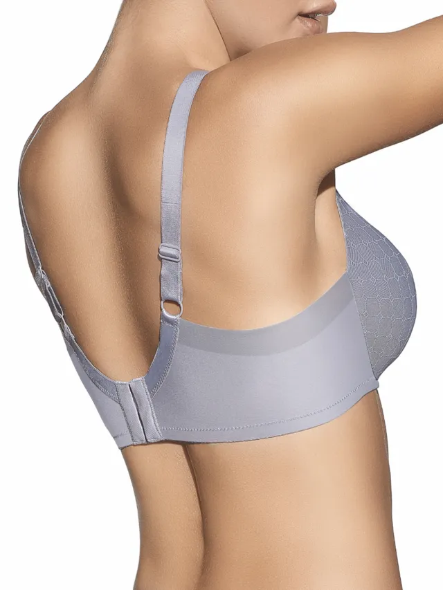 KATIA-GRIS-DETRAS.webp